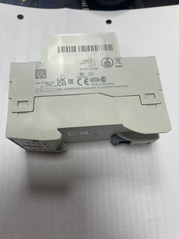 SIEMENS 5SV4111-0 1X16A 10MA 1F+N TİP-AC KAÇAK AKIM RÖLESİ