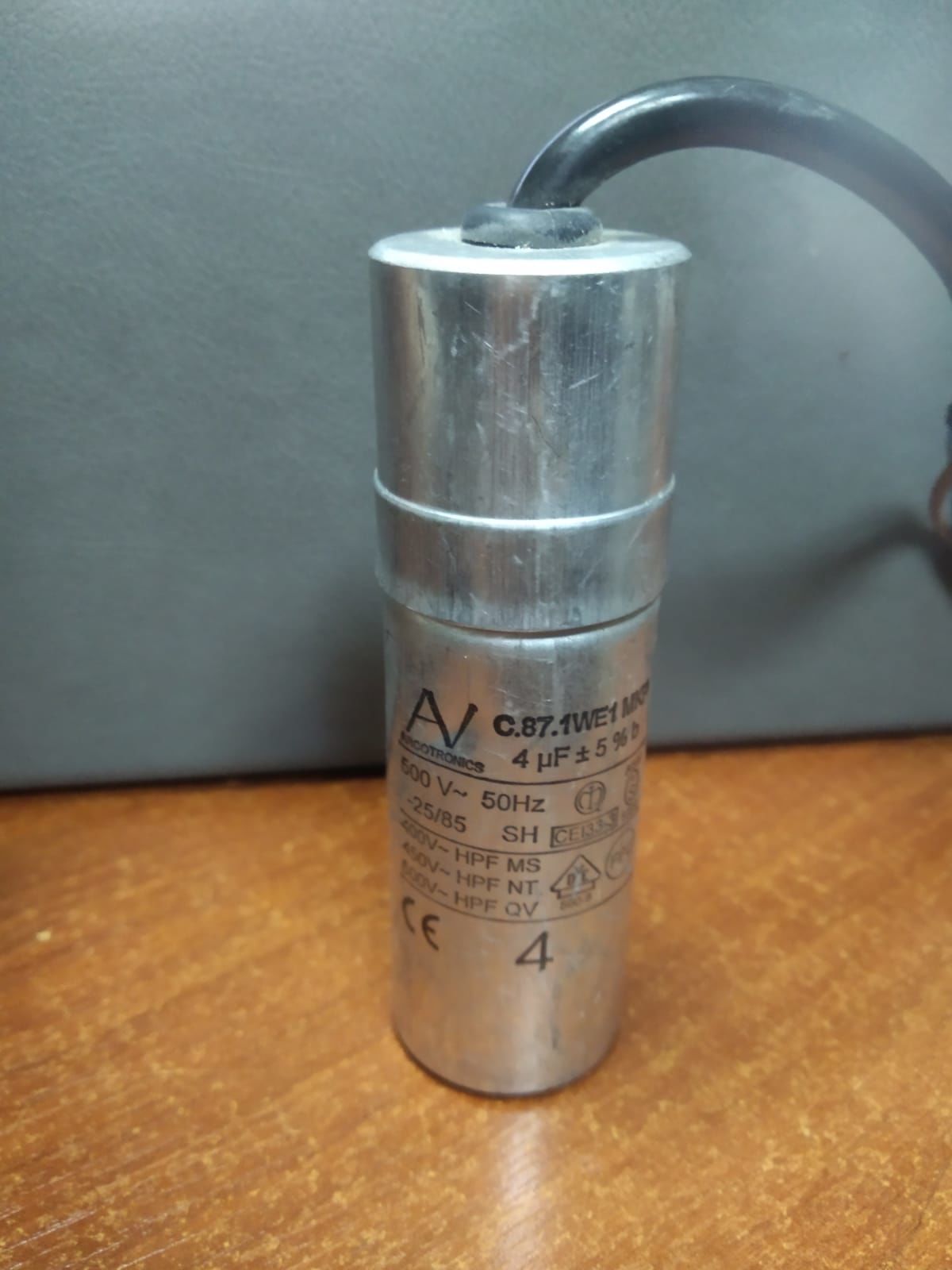 ARCOTRONICS 4 MF 500 VOLT ALİMİNYUM KONDANSATÖR