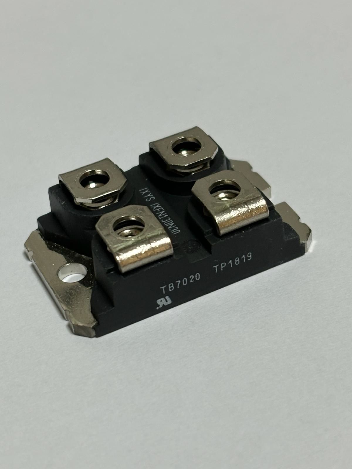 IXYS IXFN130N30 MODÜL